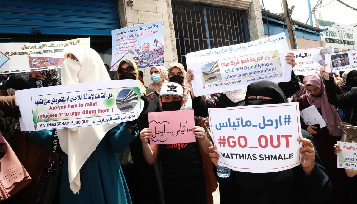 Hamas lässt gegen UNRWA-Chef in Gaza demonstrieren, der israelische Luftschläge als "präzise" bezeichnete