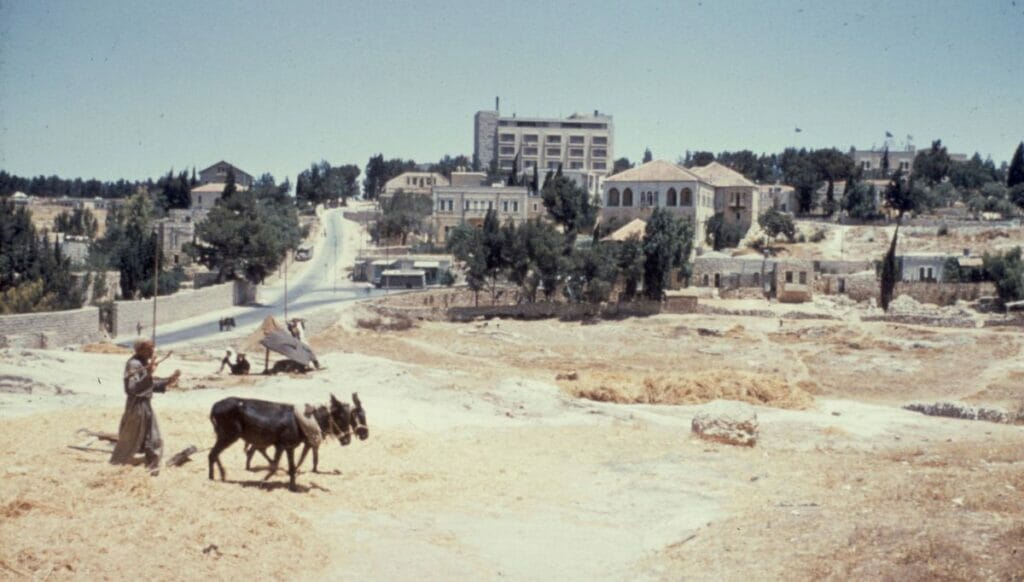 Sheikh Jarrah mit dem Embassador Hotel im Jahr 1948