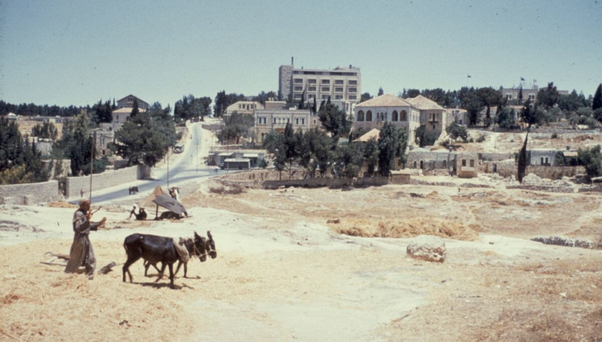 Sheikh Jarrah mit dem Embassador Hotel im Jahr 1948