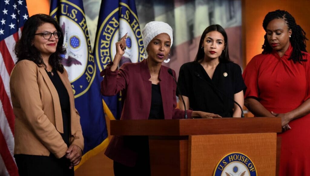 The Squad: die US-Abgeordneten Rashida Tlaib, Ilhan Omar, Alexandria Ocasio-Cortez und Ayanna Pressley