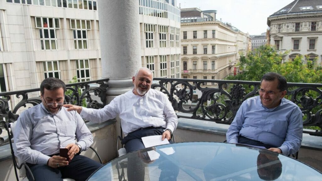 Irans Außenminister Zarif 2015 bei den Atomverhandlungen in Wien