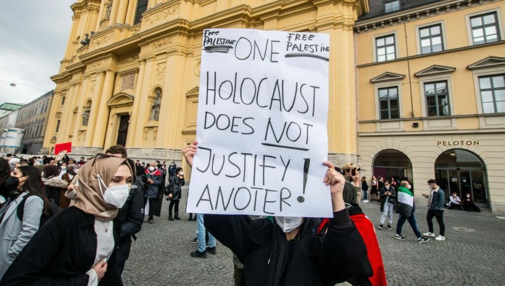 Holocaustrelativierung auf antiisraelischer Demonstration in München