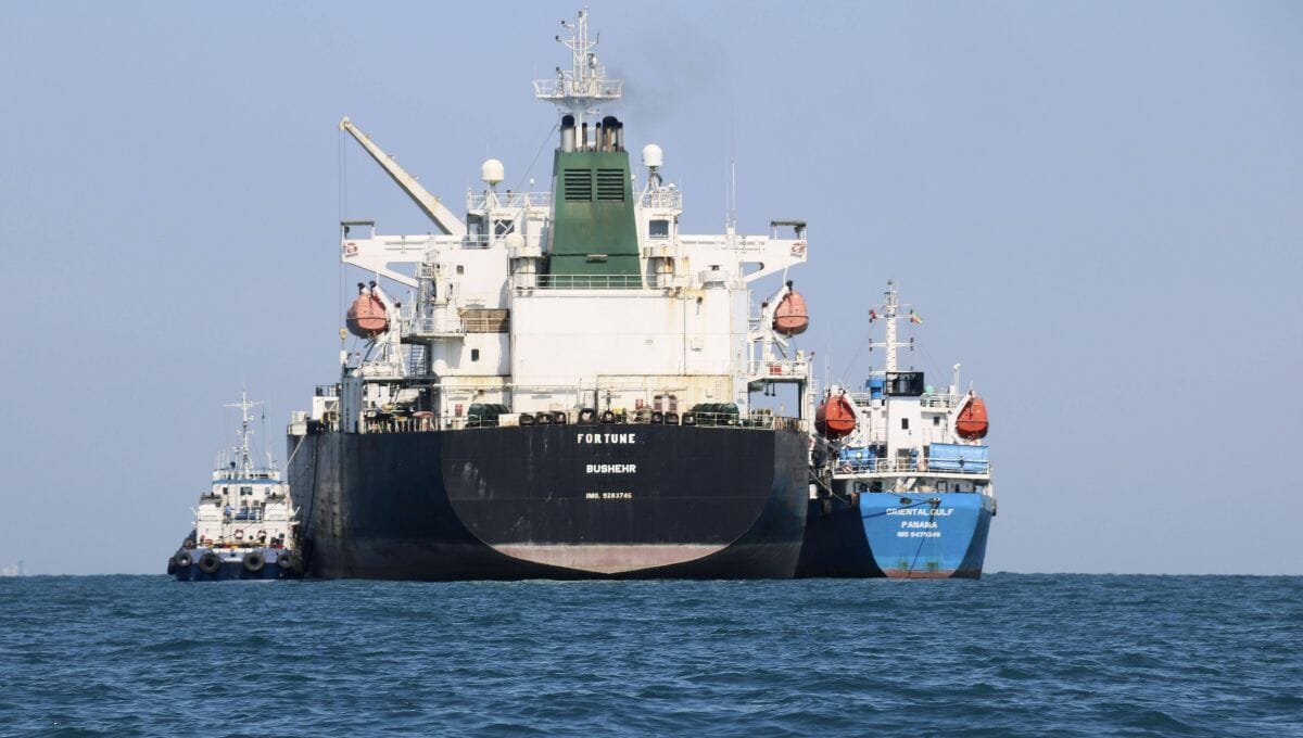 Iranischer Öltanker in der Straße von Hormuz