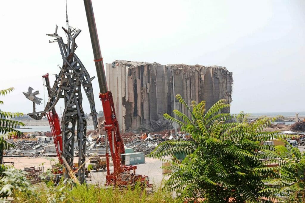 Ground Zero im Hafen von Beirut, ein Jahr nach der Katastrpohe. (© imago images/Xinhua)