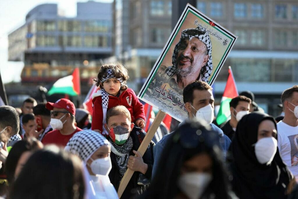 Während des jüngsten Gaza-Krieges fanden in vielen Städten Deutschlands, wie hier in Berlin, anti-israelische Kundgebungen statt. Eine in Mannheim hat ein gerichtliches Nachspiel. (© imago images/ZUMA Wire)