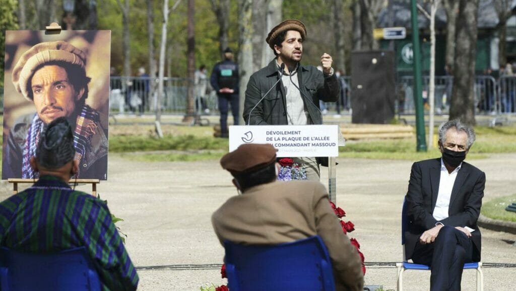 Ahmad Massoud und Bernard-Henri Lévy bei einer Gedenkfeier für den 2001 von al-Qaida ermordeten Ahmad Shah Massoud