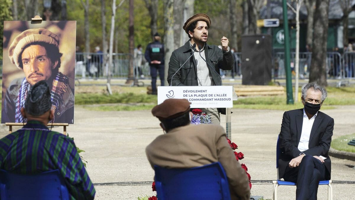 Ahmad Massoud und Bernard-Henri Lévy bei einer Gedenkfeier für den 2001 von al-Qaida ermordeten Ahmad Shah Massoud