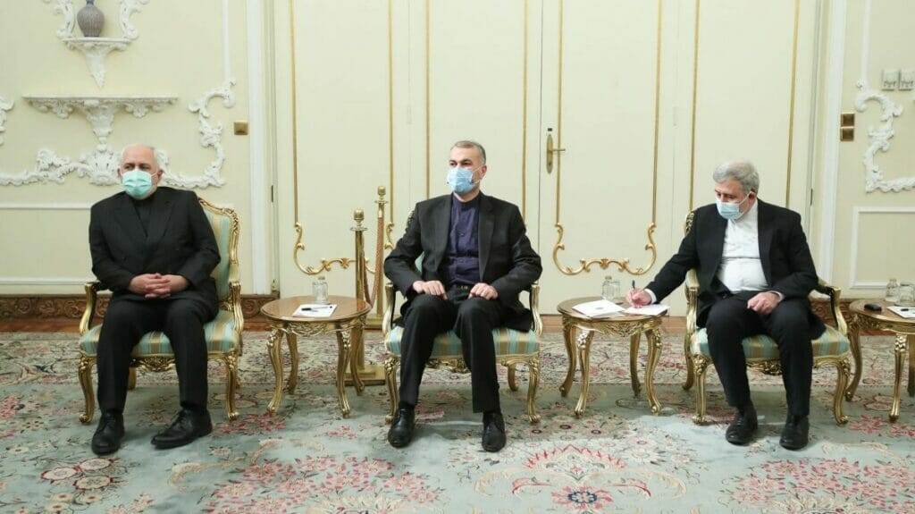 Ex-Außenminister Zarif (li.) und seine Nachfollger Amir-Abdollahian (mi.)