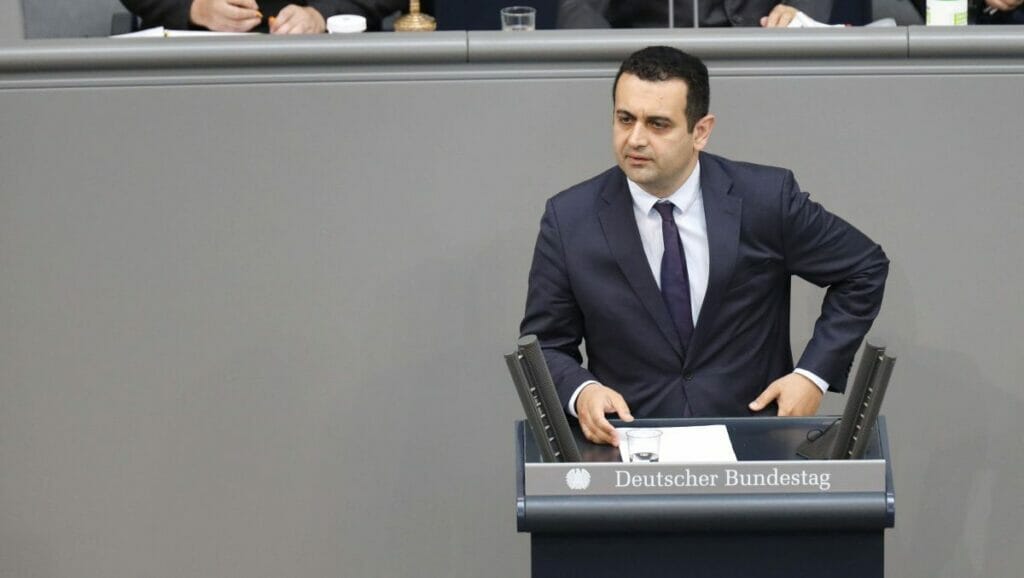 Der Obmann der FDP-Fraktion im Auswärtigen Ausschuss Bijan Djir-Sarai