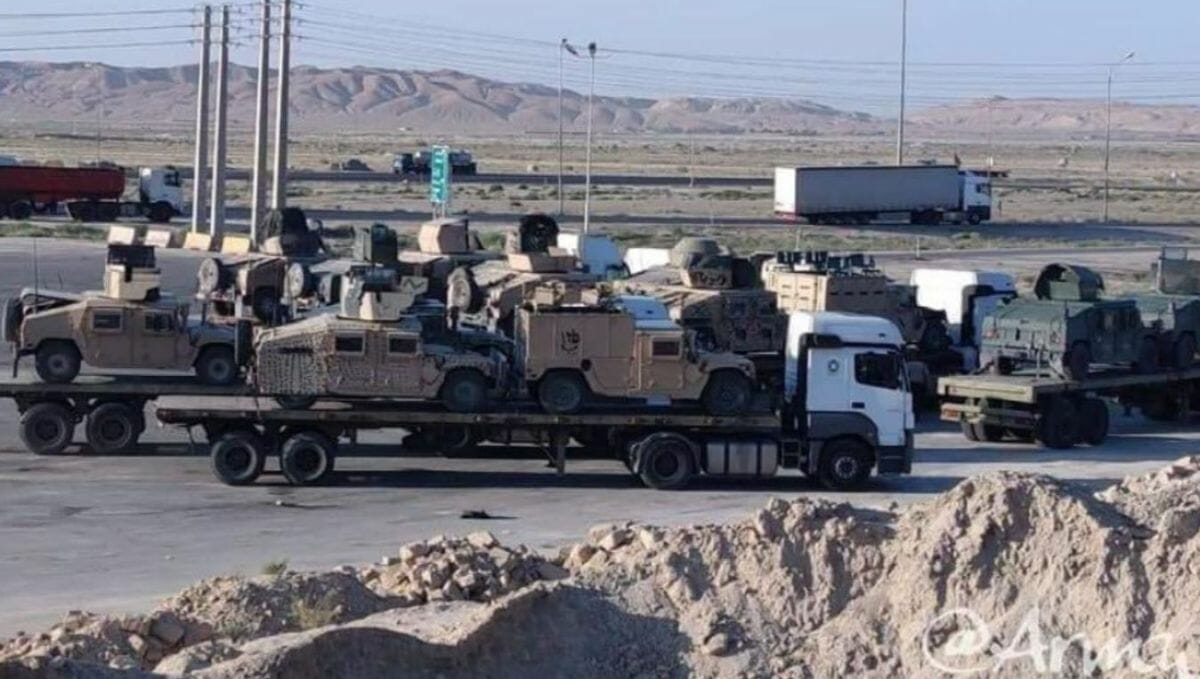 Laut augenzeugen liefern die Taliban US-Militärmaterial in den Iran