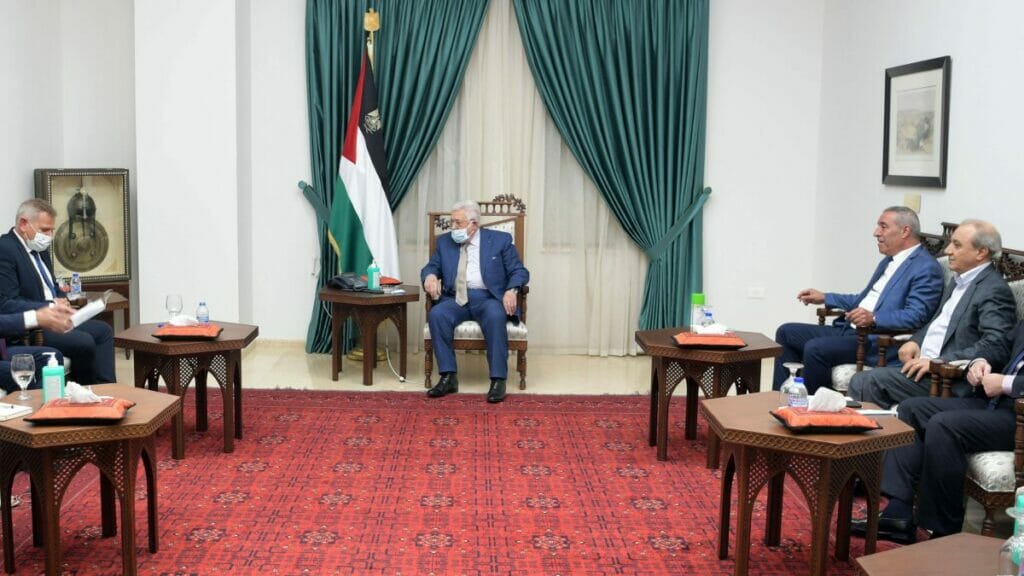 Einer aktuellen Umfrage nach ist abbas unbeliebt wie nie