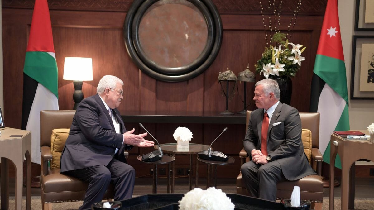 Der jordanische König Abdullah II. mit dem Präsidenten der Palästinensischen Autonomiebehörde Abbas