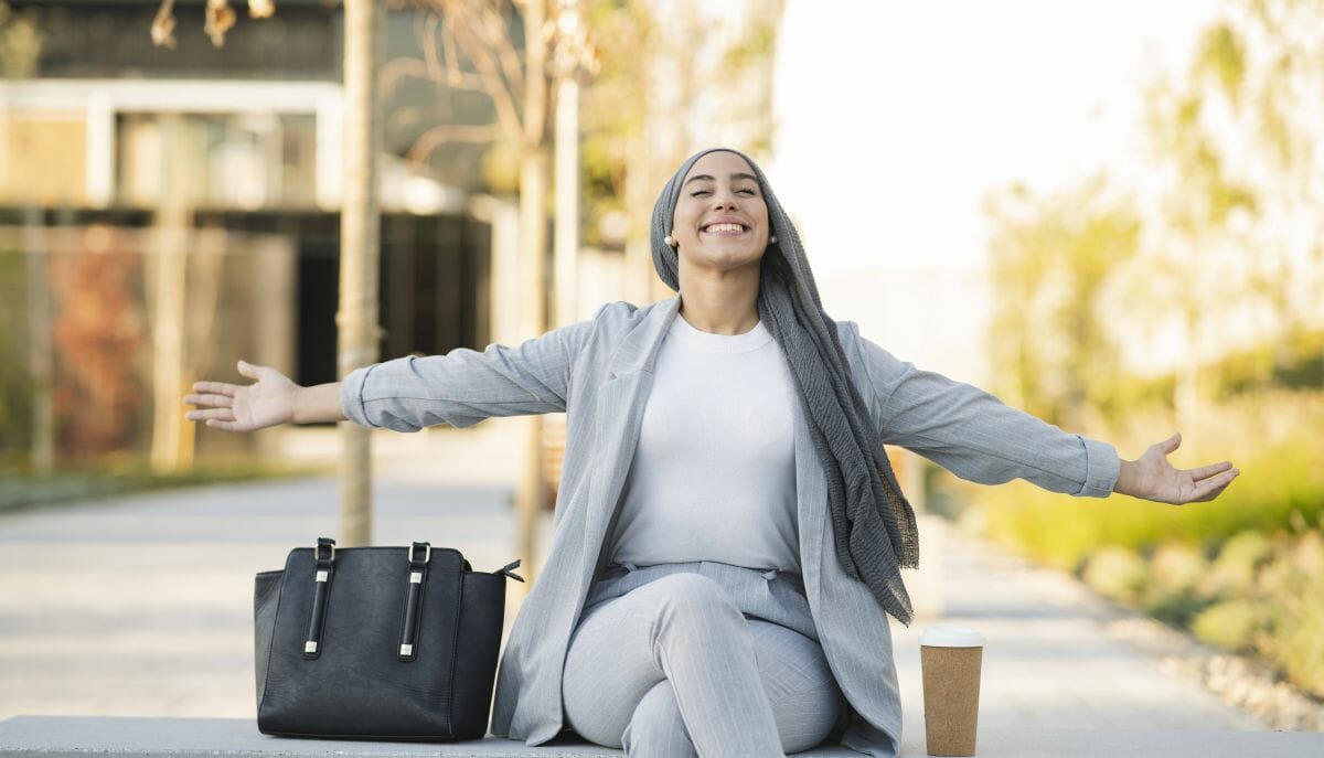 Der Hijab als colles Mode-Accessoire präsentiert