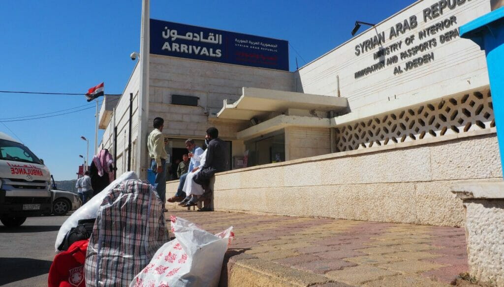 Aus Jordanien und dem Libanon heimkehrende syrische Flüchtlinge werden vom Regime verfolgt