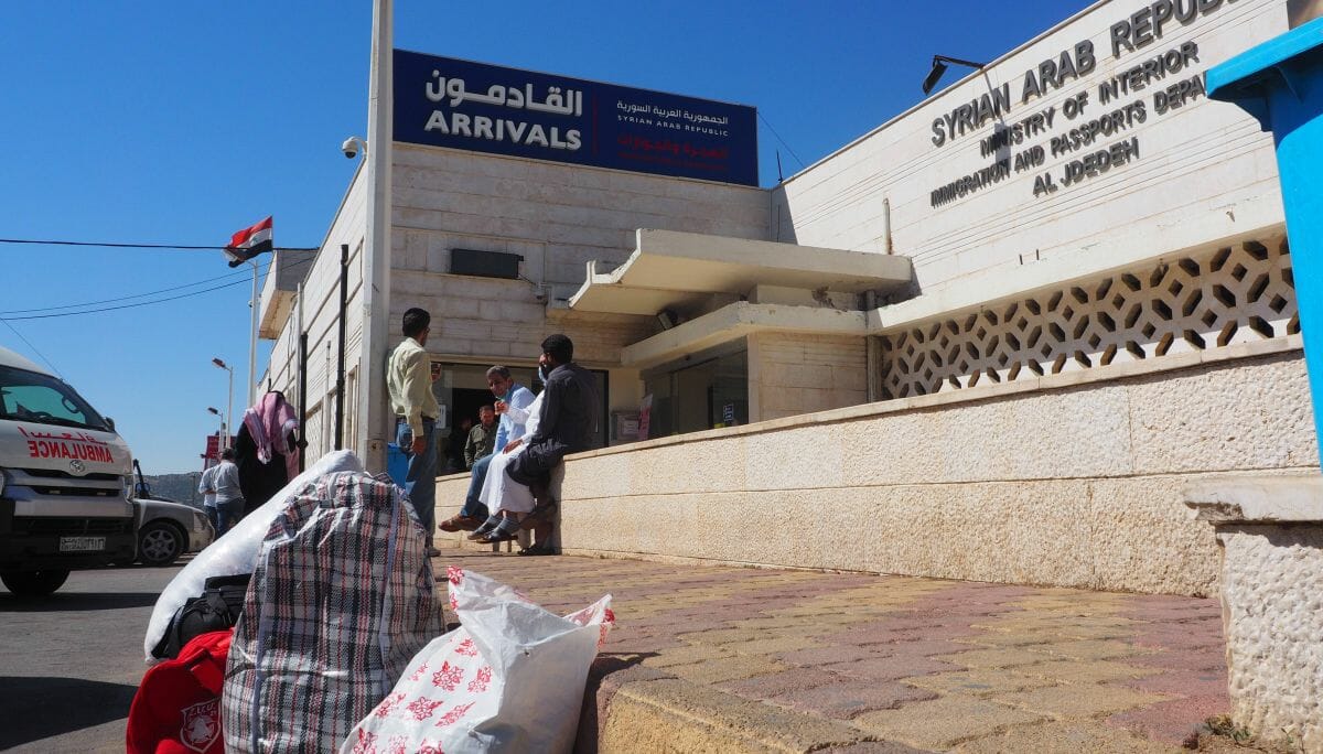 Aus Jordanien und dem Libanon heimkehrende syrische Flüchtlinge werden vom Regime verfolgt