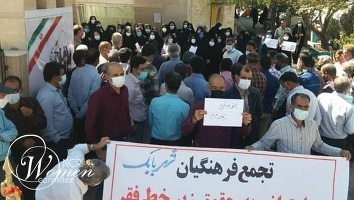 Iranische Leher prostetieren gegen die schlechten Lebensbedingungen