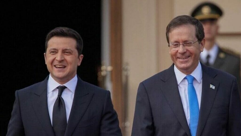 Israels Präsident Isaak Herzog zu Besuch bei seinem ukrainischen Amtskollegen Volodymyr Zelensky