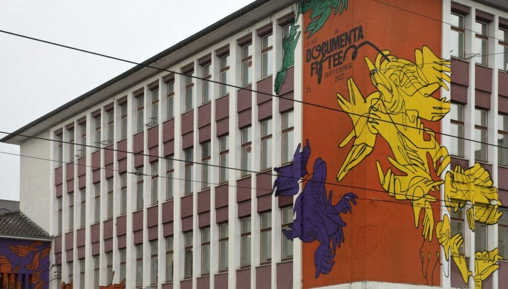 Streetart am Kulturhaus RuRuHaus als Werbung zur Documenta fifteen 2022
