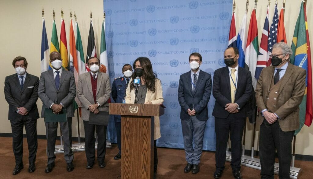 Die UN-Botschafterin der VAE, Lana Nusseibeh, berichtet über Huthi-Angriff auf Abu Dhabi