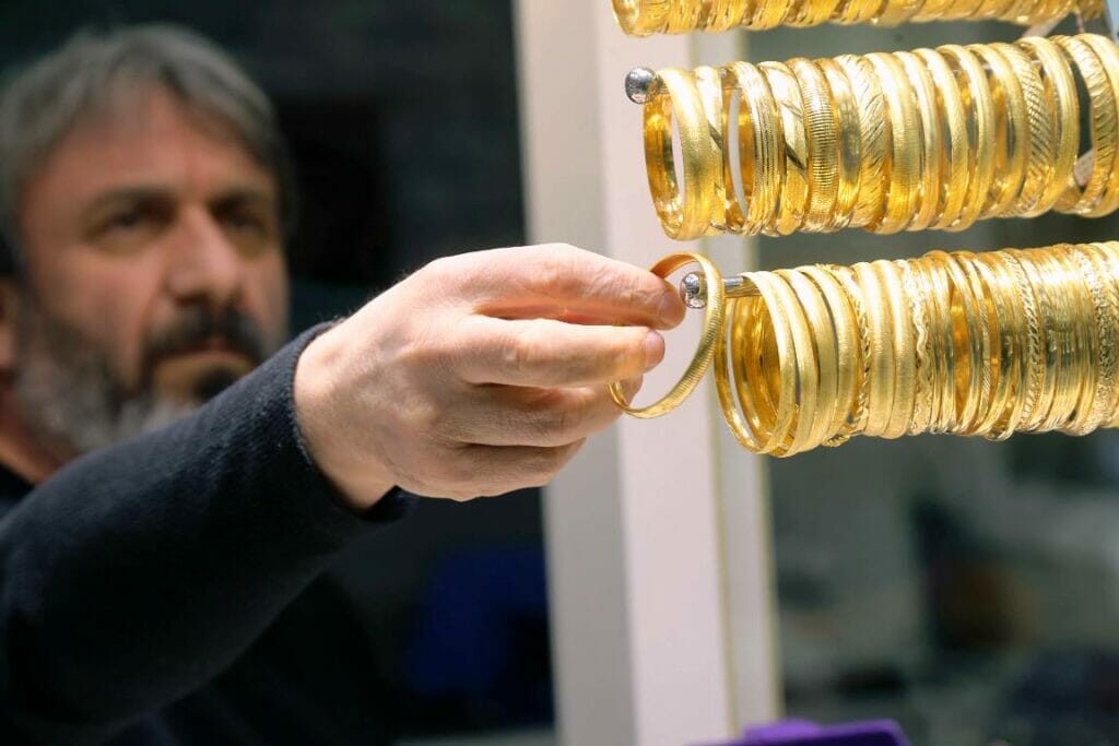 Juwelier in Ankara. (© imago images/Xinhua)