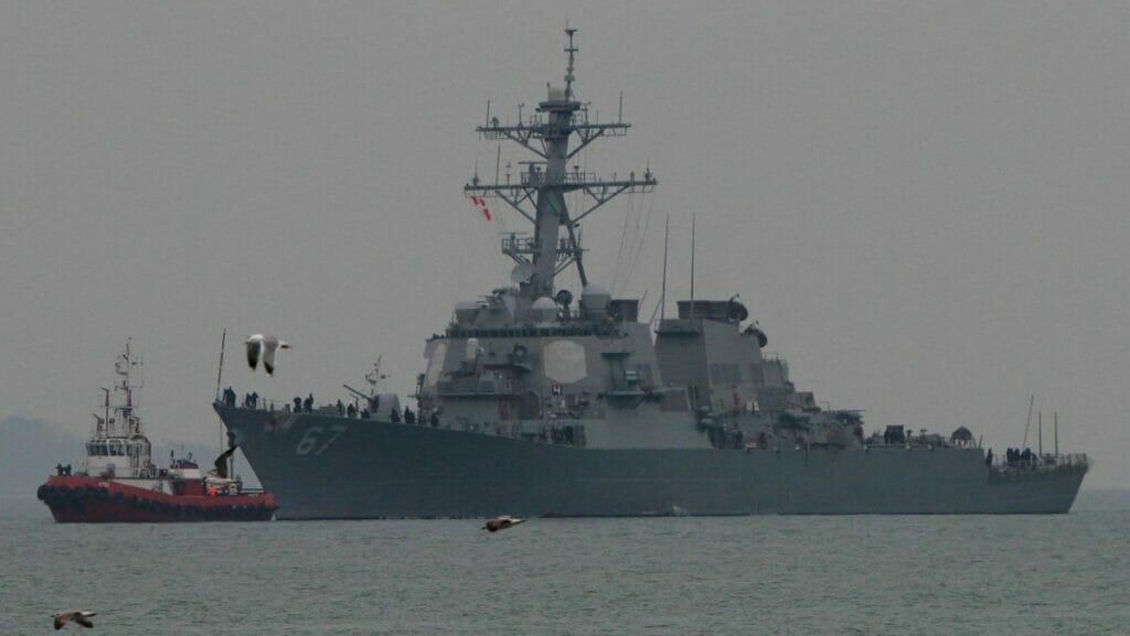 Die USa verlegen den Lenkwaffenzerstörer USS Cole in die Vereinigten Arabischen Emirate