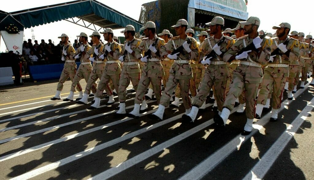 Einheit der Revolutionsgarde bei Militärparade in Teheran