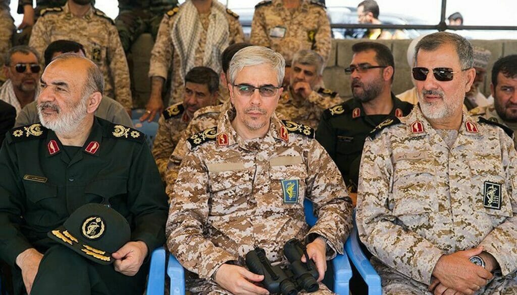 Die IRGC-Kommandanten Hossein Salami, Mohammad Bagheri und Mohammad Pakpour (v. re. n. li.)
