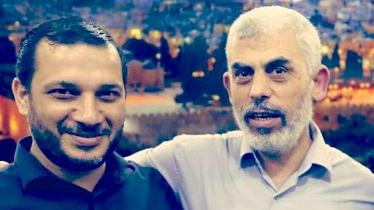 Der Journalist Ibrahim Al-Madhoun mit Hamas-Führer Yahya Sinwar