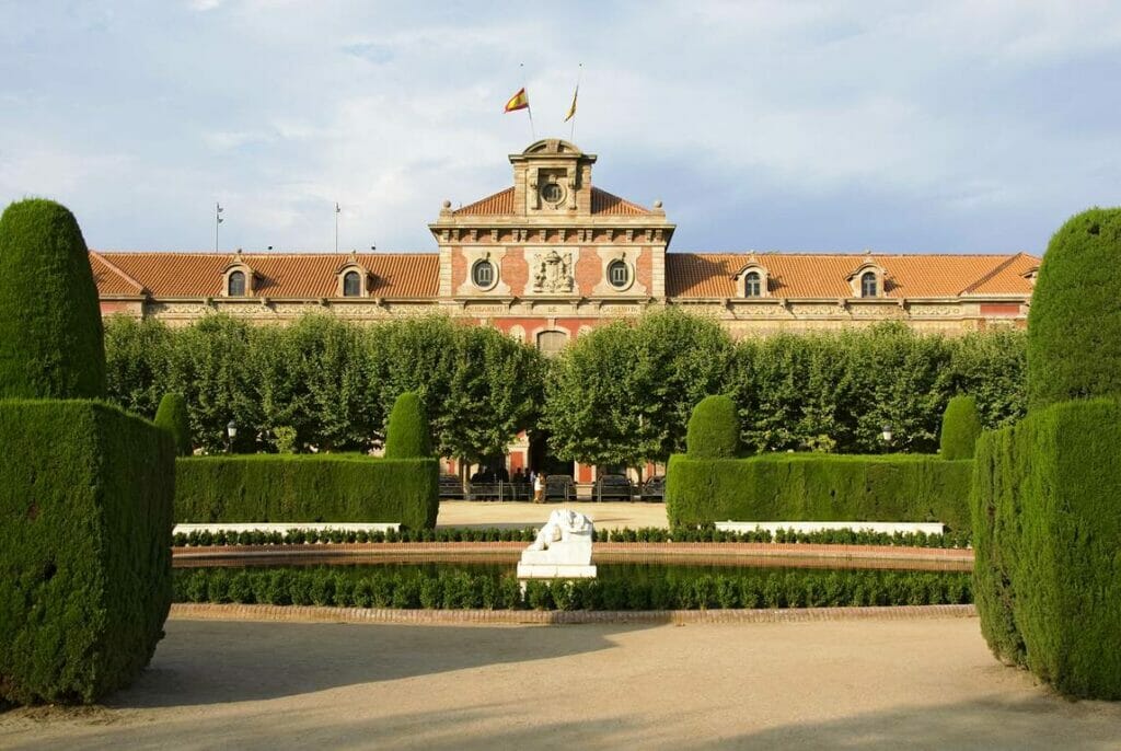 Der Sitz von Kataloniens Parlament in Barcelona. (© imago images/imagebroker/leuzinger)