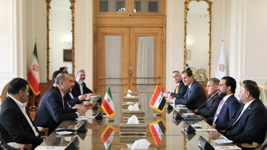Der irakische Parlamentssprecher Mohammed al-Habusi und der der iranische Außenminister Hossein Amir-Abdollahian