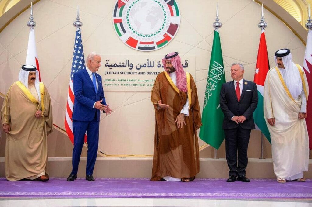 In Dschidda traf US-Präsident Joe Biden u.a. mit dem saudischen Kronprinzen Mohammed bin Salman und anderen führenden Vertretern der Golfstaaten zusammen. (© imago images/ZUMA Wire)