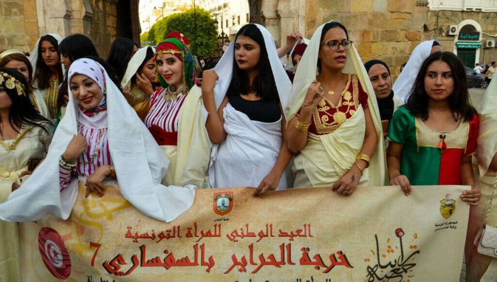 Frauen in Tunis feiern Tunesiens Tag der Frau am 13. August