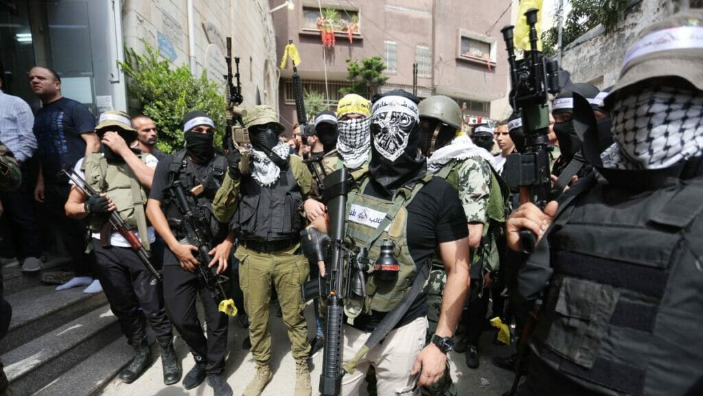 Bewaffnete Kämpfer in Nablus in der Westbank