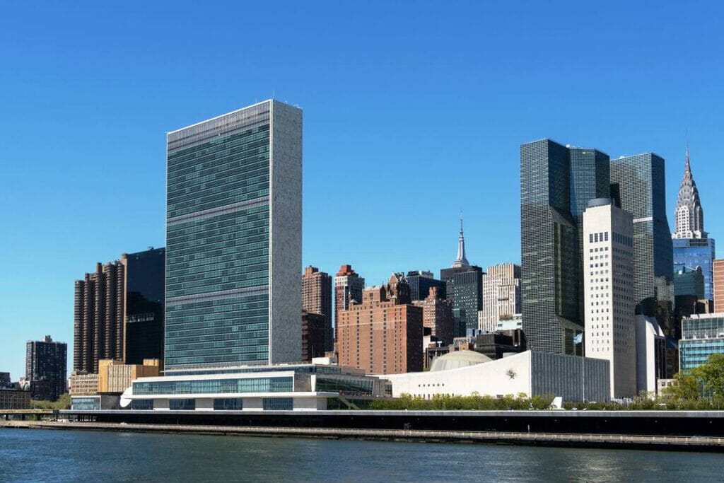 Die Ausstellung über die Flucht und Vertreibung der Juden aus den Ländern des Nahen Ostens ist in der UN-Zentrale in New York zu sehen. (© imago images/imagebroker)