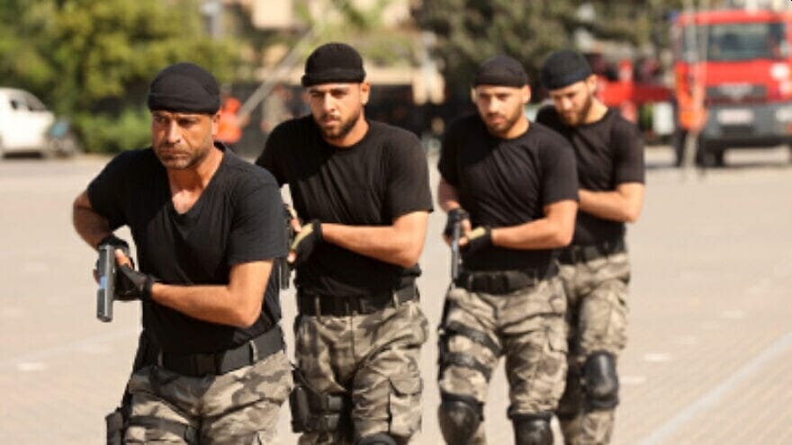 Hamas-Sicherheitskräfte bei einer Präsentation ihrer Fähigkeiten