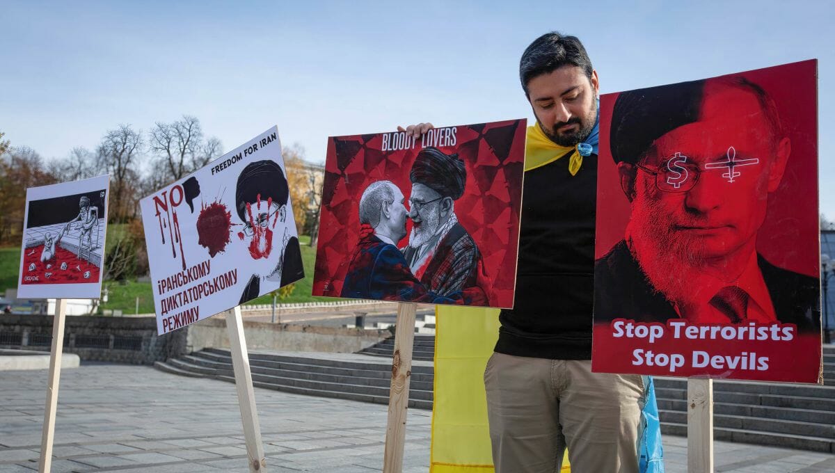 Iraner in der Ukraine demonstrieren gegen die Drohnenlieferungen Teherans an Russland