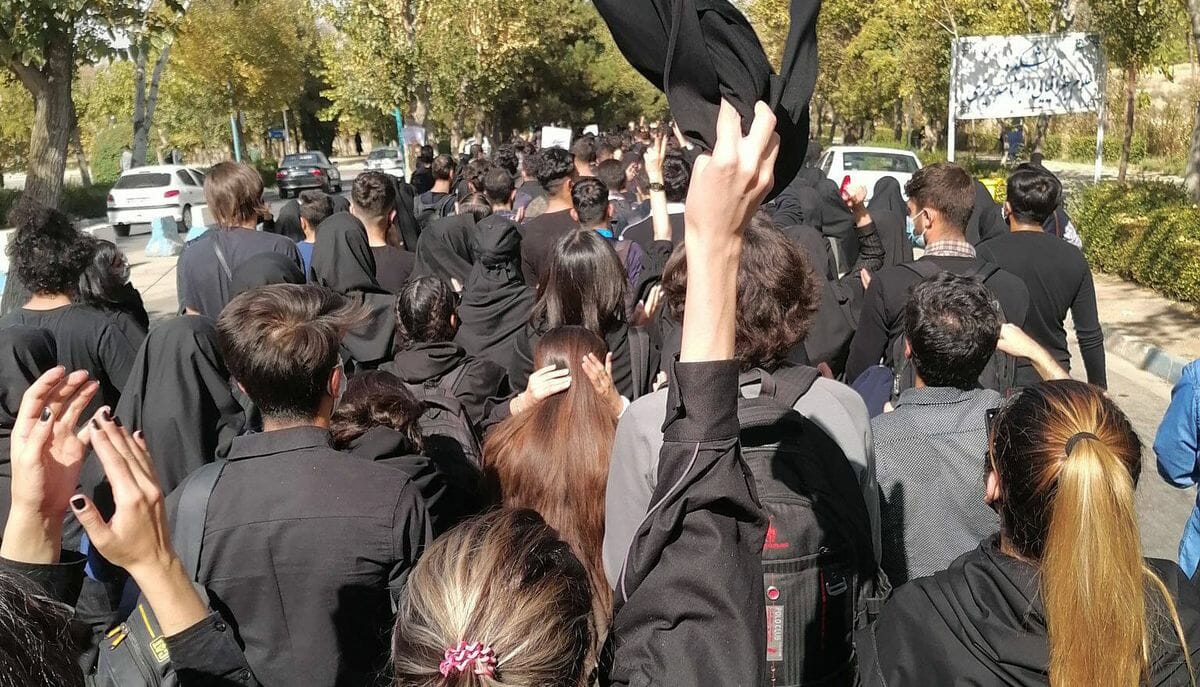 Protestierende Studentinnen in der iranischen Stadt Isfahan