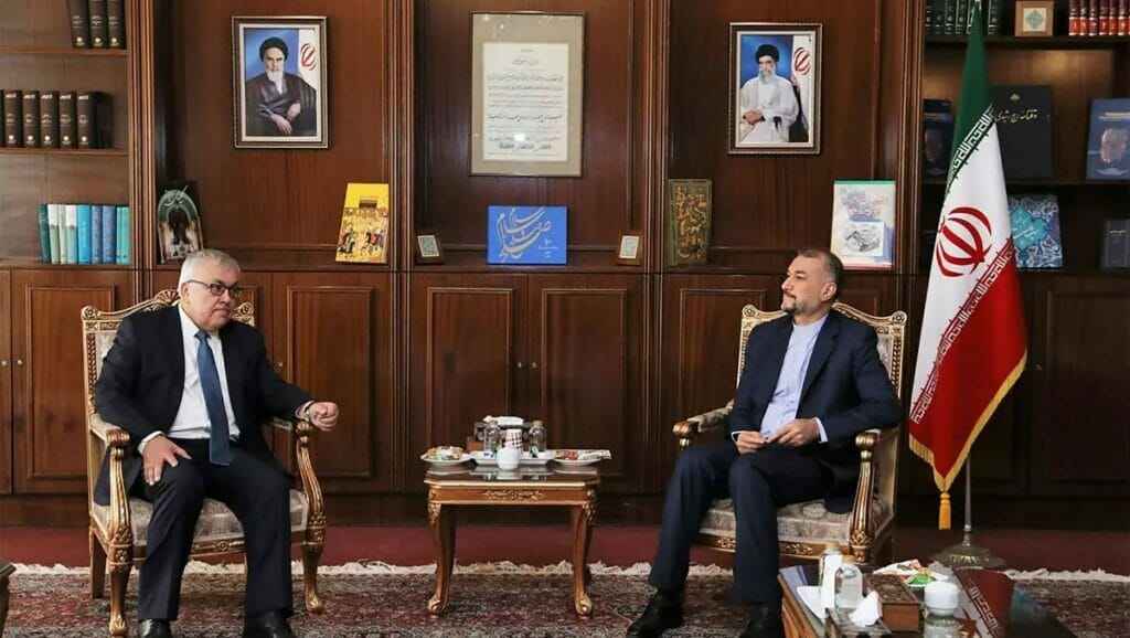 Irans Außenminister Amir-Aabdollahian bei einem Treffen mit dem russischen Vizeaußenminister Vershinin in Teheran