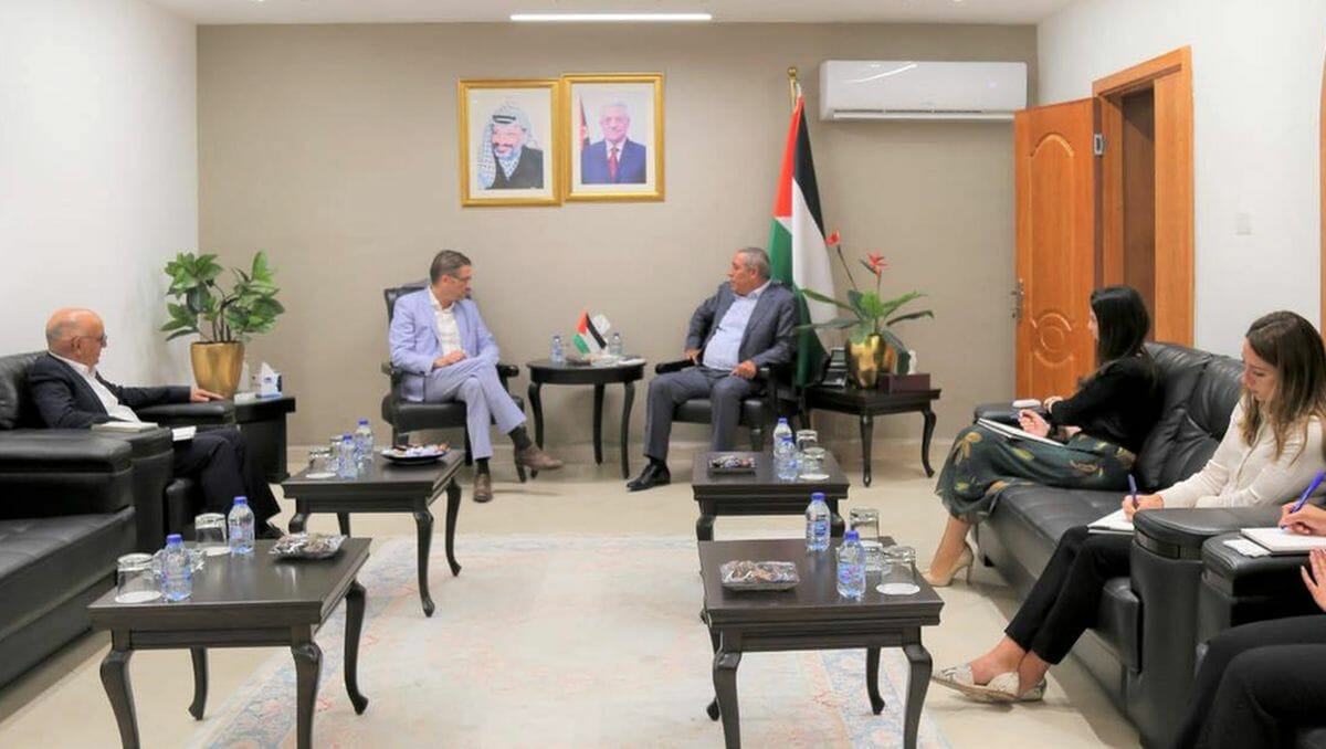 Abbas‘ ehemaliger Wunschnachfolger Hussein al-Sheikh mit dem deutschen Gesandten in Ramallah, Oliver Ovcha