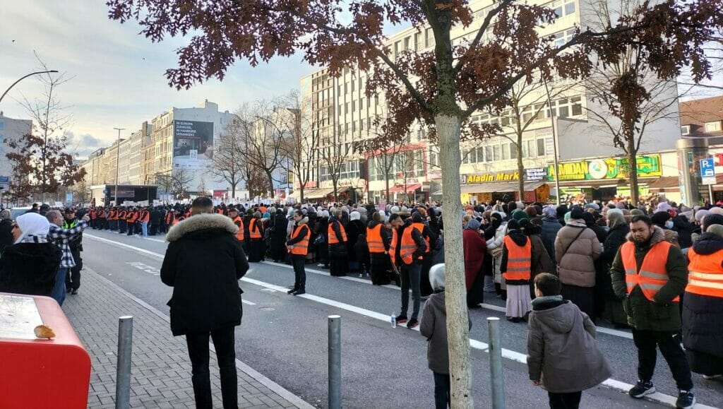 Die Demonstration der verbotenen islamistischen Bewegung Hizb ut-Tahrir nahestehenden Gruppe »Muslim Interaktiv«