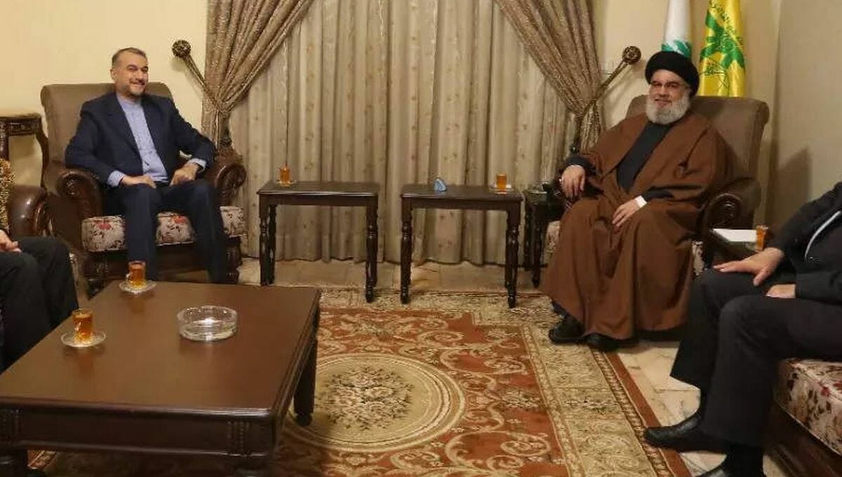 Irans Außenminister Hossein Amir-Abdollahian bei einem Treffen mit Hisbollah-Führer Hassan Nasrallah im Januar