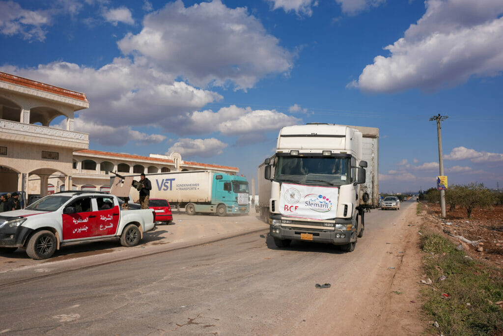 Nutzt der Iran humanitäre Hilfe für Erdbebenopfer zum Waffenschmuggel nach Syrien?