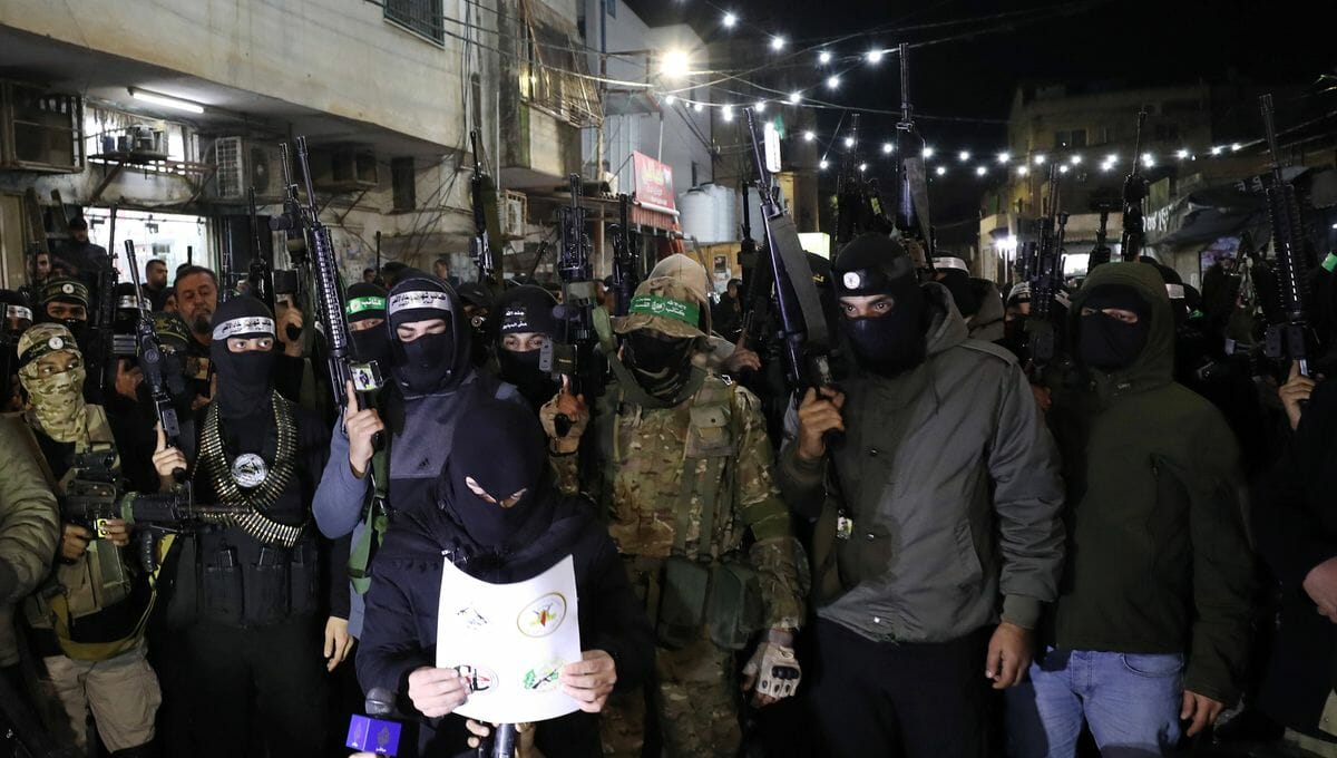 Mitglieder von Terrororganisationen in Jenin geben Pressekonferenz nach israelischem Einsatz in Nablus
