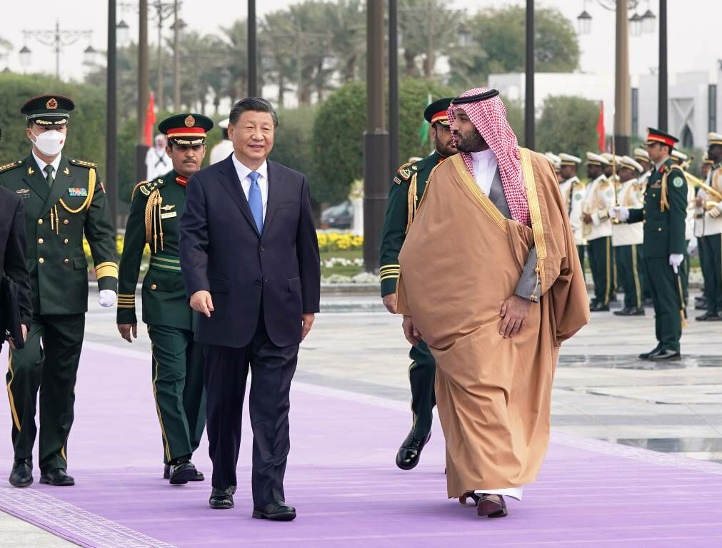 Bei seinem Staatsbesuch in Saudi-Arabien im Dezember 2022 wurde Chinas Präsdint Xi Jinping vom saudischen Thronfolger Mohammed bin Salman empfangen. (© imago images/Xinhua)