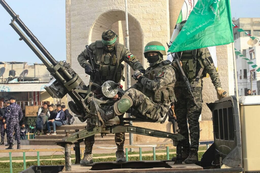 Hamas-Leute bei einem Aufmarsch in Rahah. (© imago images/UPI Photo)