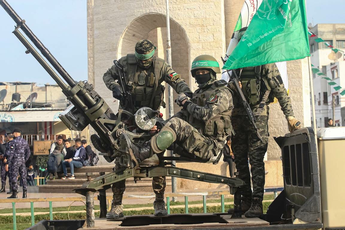 Hamas-Leute bei einem Aufmarsch in Rahah. (© imago images/UPI Photo)