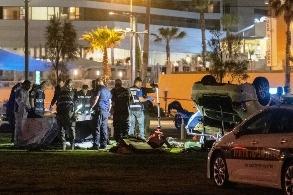 Nur einer der Schauplätze, an denen Israel in vergangenen Tagen angegriffen wurde: die Promenade von Tel Aviv. (© imago images/NurPhoto)