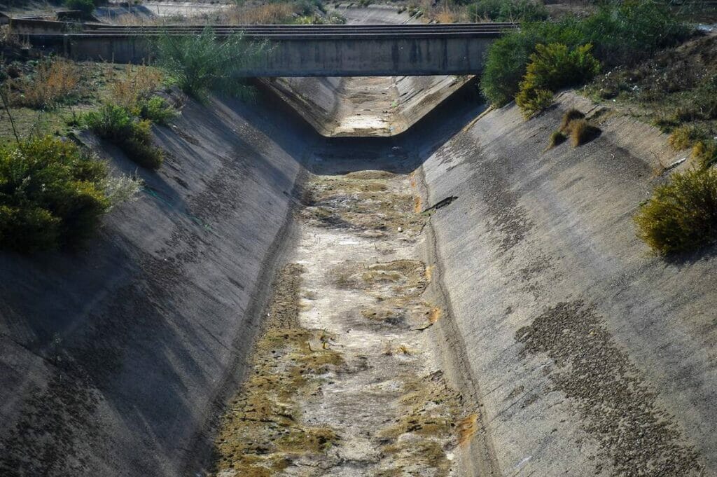 Tunesien geht wegen des jahrelangen Regenmangels das Wasser aus. (© imago images/NurPhoto)