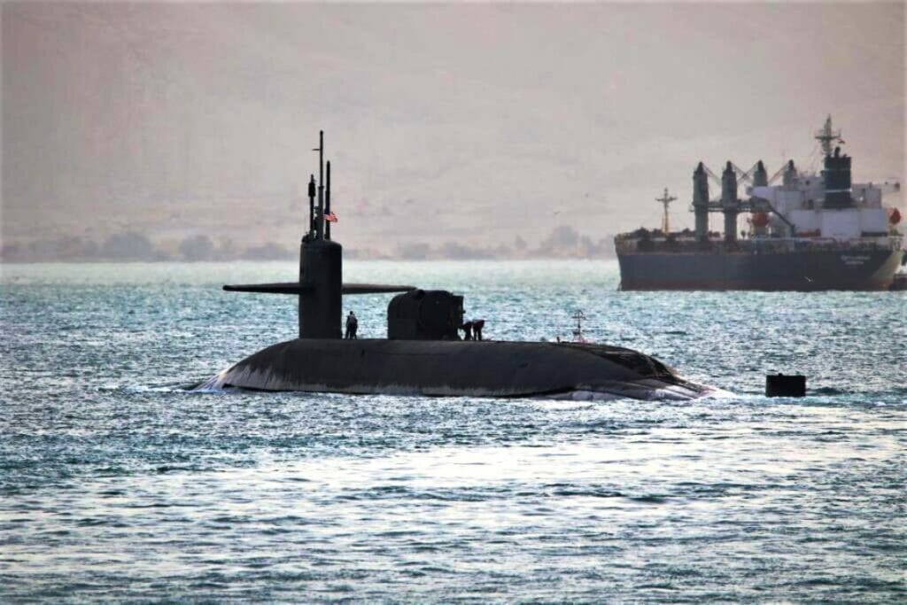 Das U-Boot USS Florida beim Passieren des Suezkanals. (Quelle: Ryan Chan/Twitter)