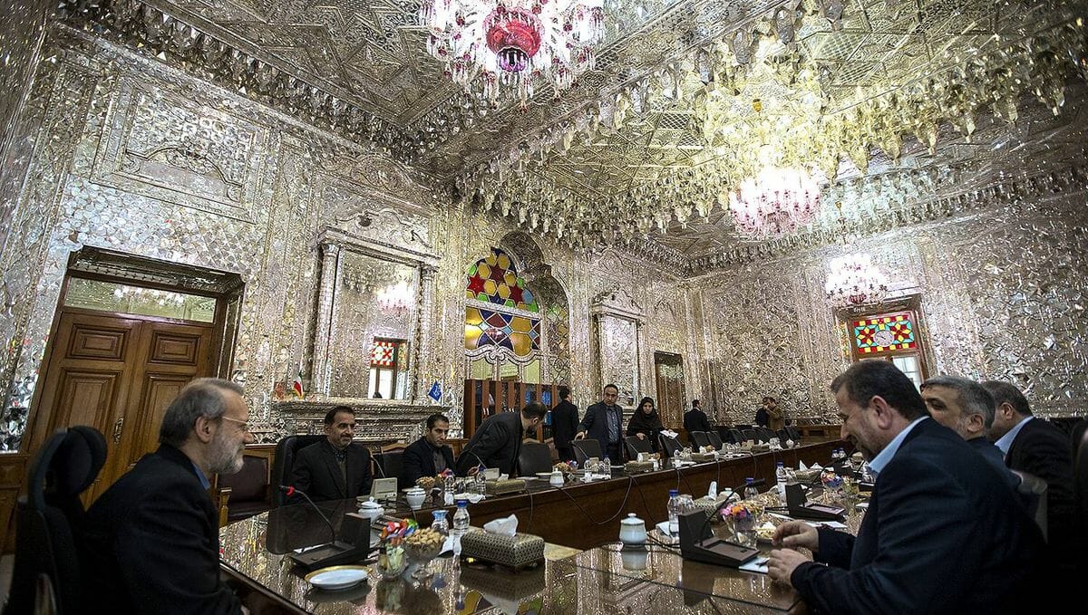 Hamas-Führer Saleh al-Arouri (re.) zu Besuch beim iranischen Parlamentspräsidenten Ali Larijani